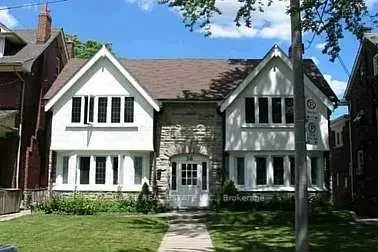 Fourplex in Toronto