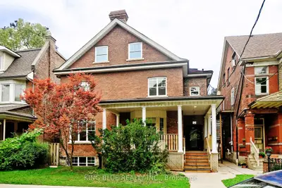 Duplex in Toronto