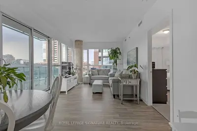 Condo Apartment in Toronto