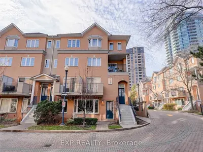 Condo Townhouse in Toronto