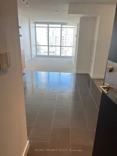 15 Fort York Boulevard 3707, Toronto C01, On M5v 3y4