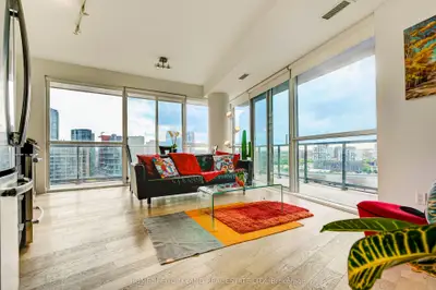 20 Bruyeres Mews 1703, Toronto C01, On M5v 0g8