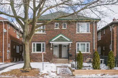Duplex in Toronto