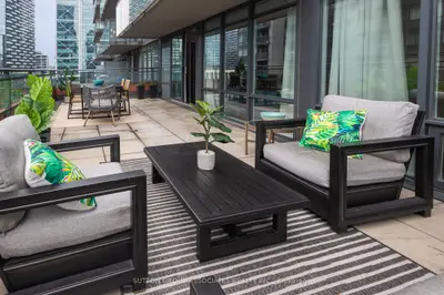 4k Spadina Avenue 1522, Toronto C01, On M5v 3y9