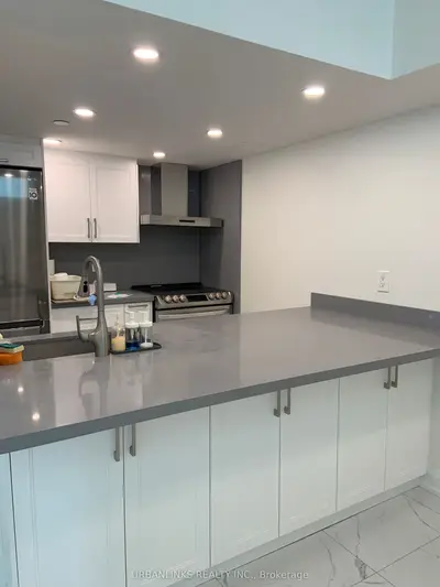38 Elm Street 2812, Toronto C01, On M5g 2k5