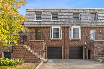 Condo Townhouse in Toronto