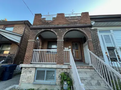 Duplex in Toronto