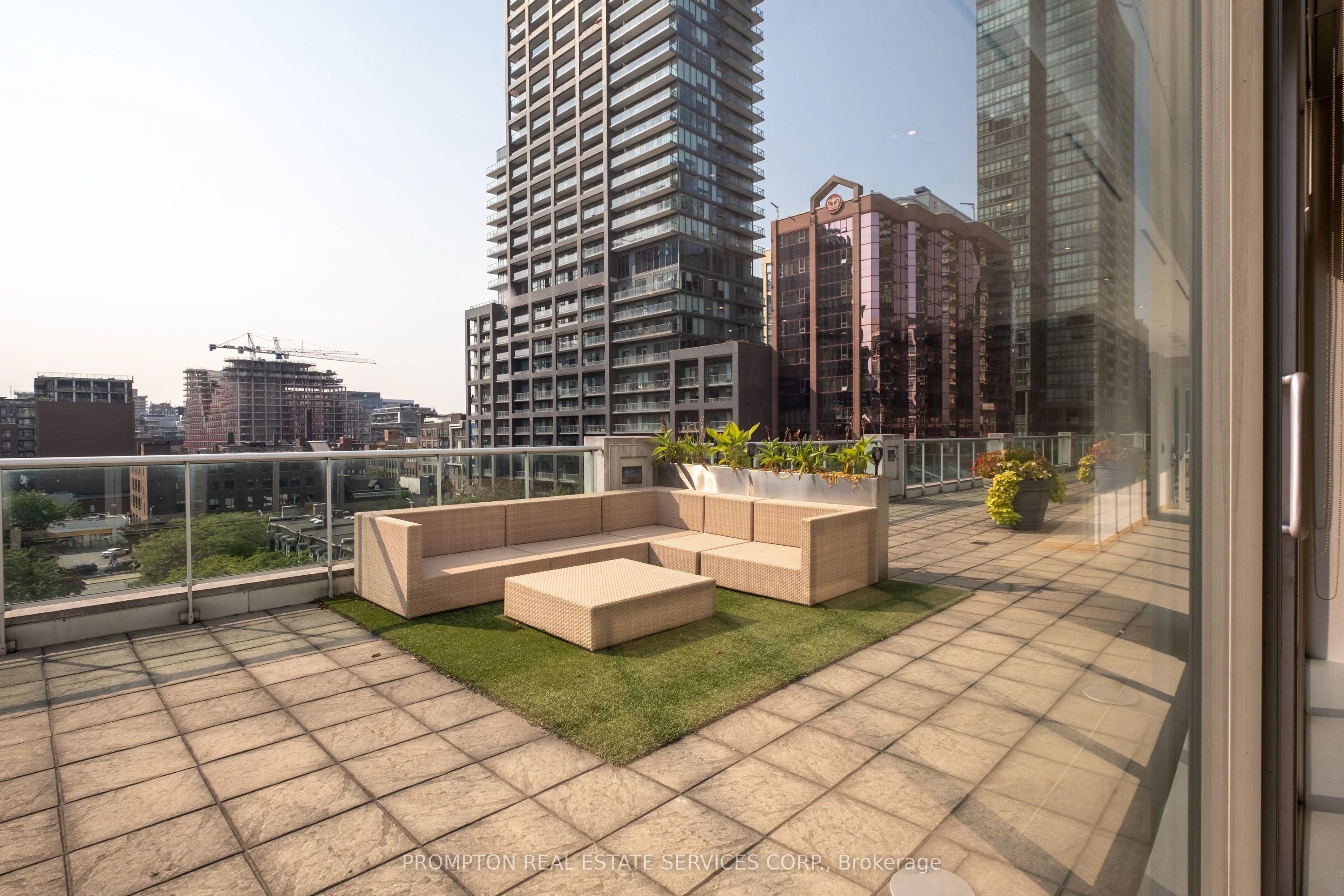 350 Wellington Street W 315, Toronto C01, On M5v 3w9