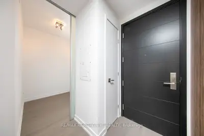 488 University Avenue 4012, Toronto C01, On M5g 0c1