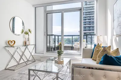 Condo Apartment in Toronto