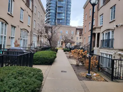 Condo Townhouse in Toronto