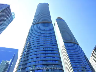 14 York Street 1711, Toronto C01, On M5j 0b1