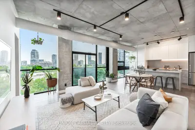 Condo Apartment in Toronto