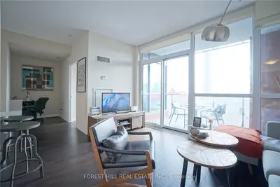 8 Mercer Street 2207, Toronto C01, On M5v 3w2