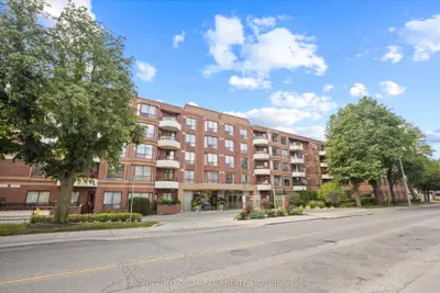 Condo Apartment in Toronto