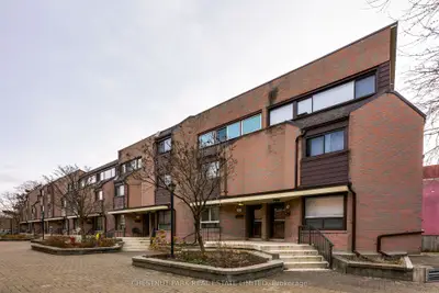 Condo Townhouse in Toronto