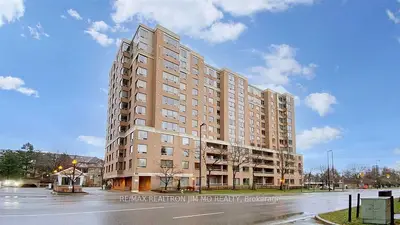 Condo Apartment in Toronto