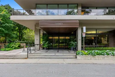 Co-op Apartment in Toronto