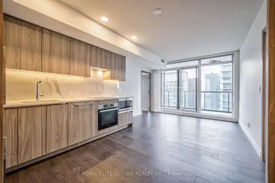 38 Widmer Street 4906, Toronto C01, On M5v 0p7