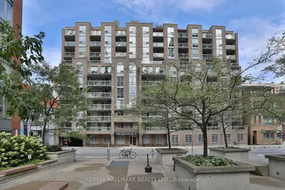 Condo Apartment in Toronto