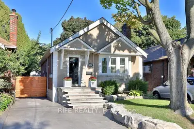 90 Southvale Drive, Toronto C11, On M4g 1g5