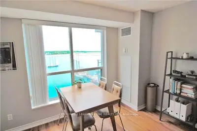 410 Queens Quay W 1202, Toronto C01, On M5v 3t1