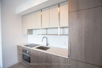 15 Holmes Avenue 1704, Toronto C14, On M2n 0l4