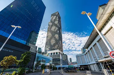 138 Downes Street 6611, Toronto C08, On M5e 0e4