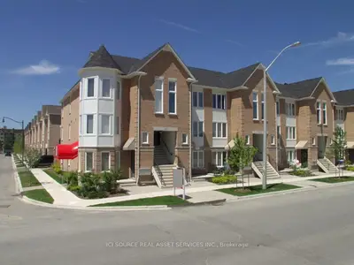 Condo Townhouse in Toronto