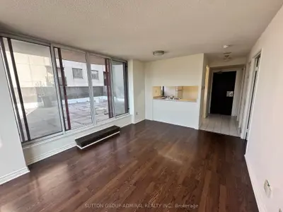 736 Bay Street 1806, Toronto C01, On M5g 2m4
