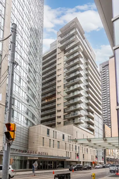 210 Victoria Street 617, Toronto C08, On M5b 1v8