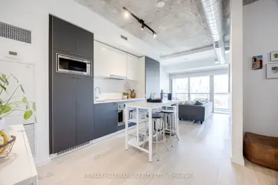 Condo Apartment in Toronto
