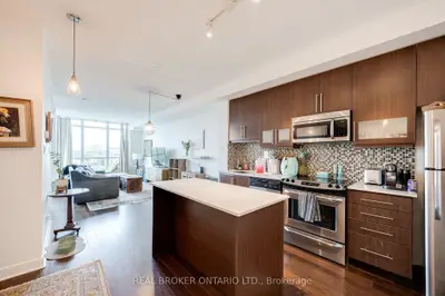 Condo Apartment in Toronto