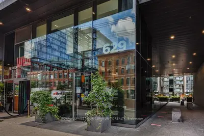 Condo Apartment in Toronto