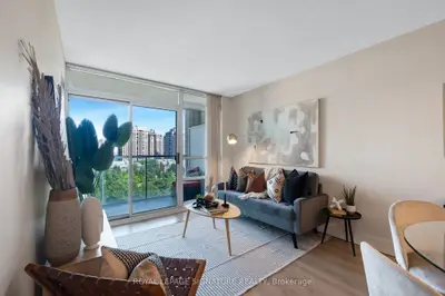 Condo Apartment in Toronto