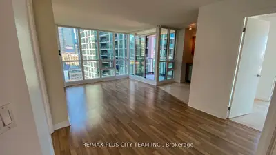 12 Yonge Street 1302, Toronto C01, On M5e 1z9
