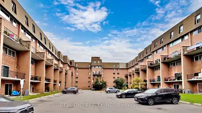 Condo Townhouse in Toronto