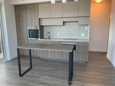 8 Eglinton Avenue E 3308, Toronto C10, On M4p 0c1