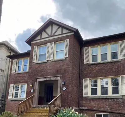 Duplex in Toronto