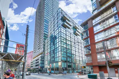 25 Oxley Street 614, Toronto C01, On M5v 2j5