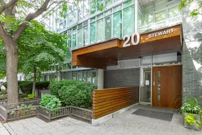 Condo Apartment in Toronto