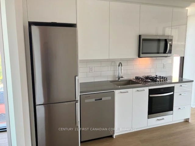 195 Mccaul Street, Toronto C01, On N5t 1w6