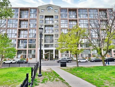 Condo Apartment in Toronto