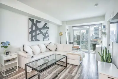 112 George Street 2102, Toronto C08, On M5a 2m5