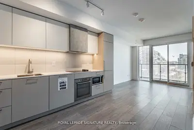 Condo Apartment in Toronto