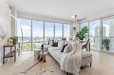 Condo Apartment in Toronto