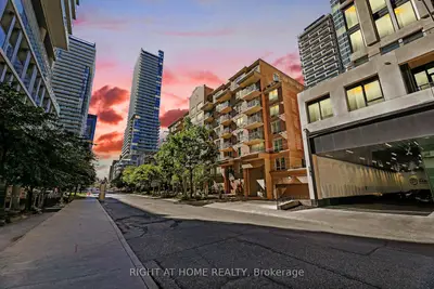Condo Apartment in Toronto