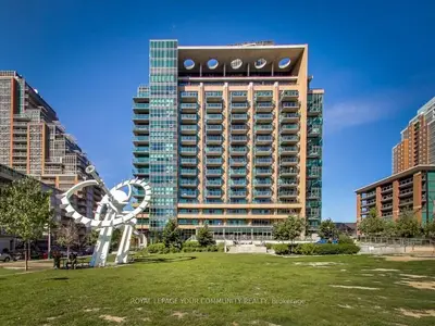 Condo Apartment in Toronto