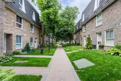 Condo Townhouse in Toronto