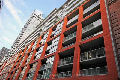 Condo Apartment in Toronto